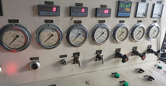 We always focus on Caterpillar refurbishments. For ensuring the high quality of refurbished accessories, we have established strict recycling standards on the one hand, on the other hand, building our own maintenance team and spare parts used for maintena